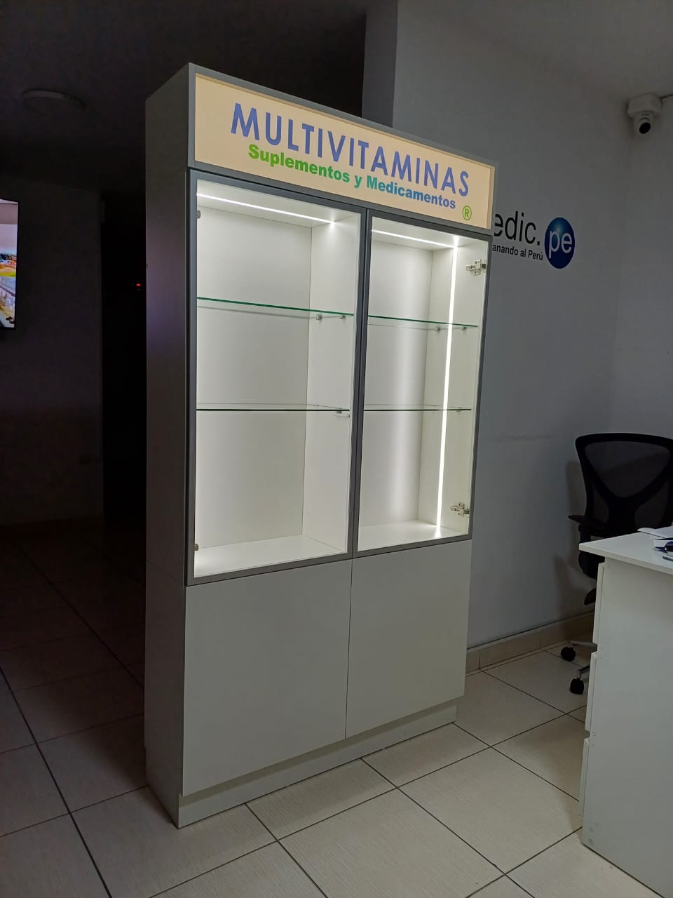 Mueble Exhibidor con Iluminación LED